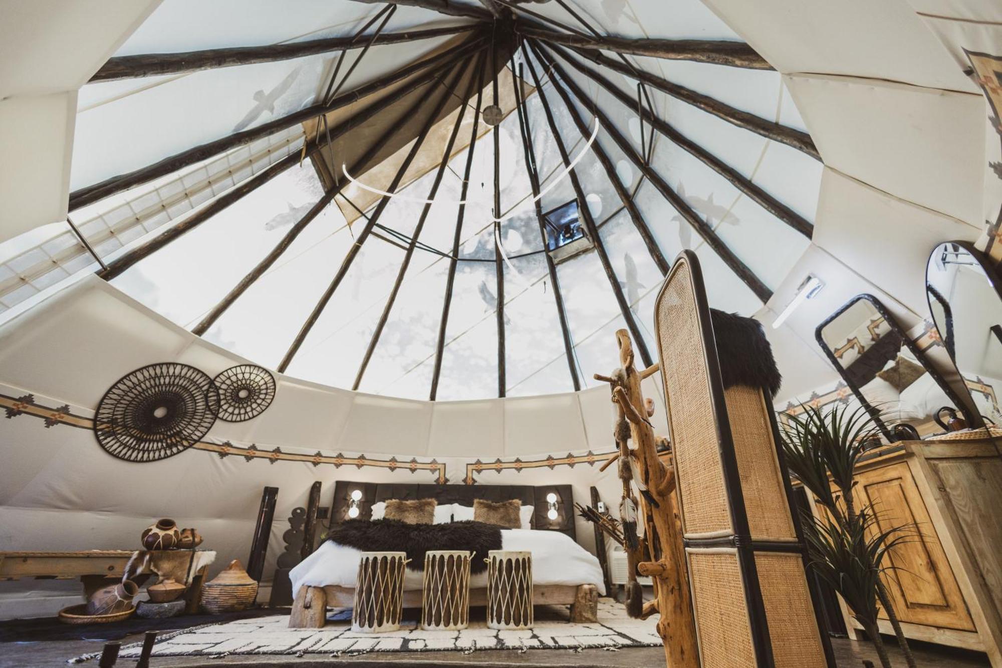 Lobo Tipi At El Mistico Ranch