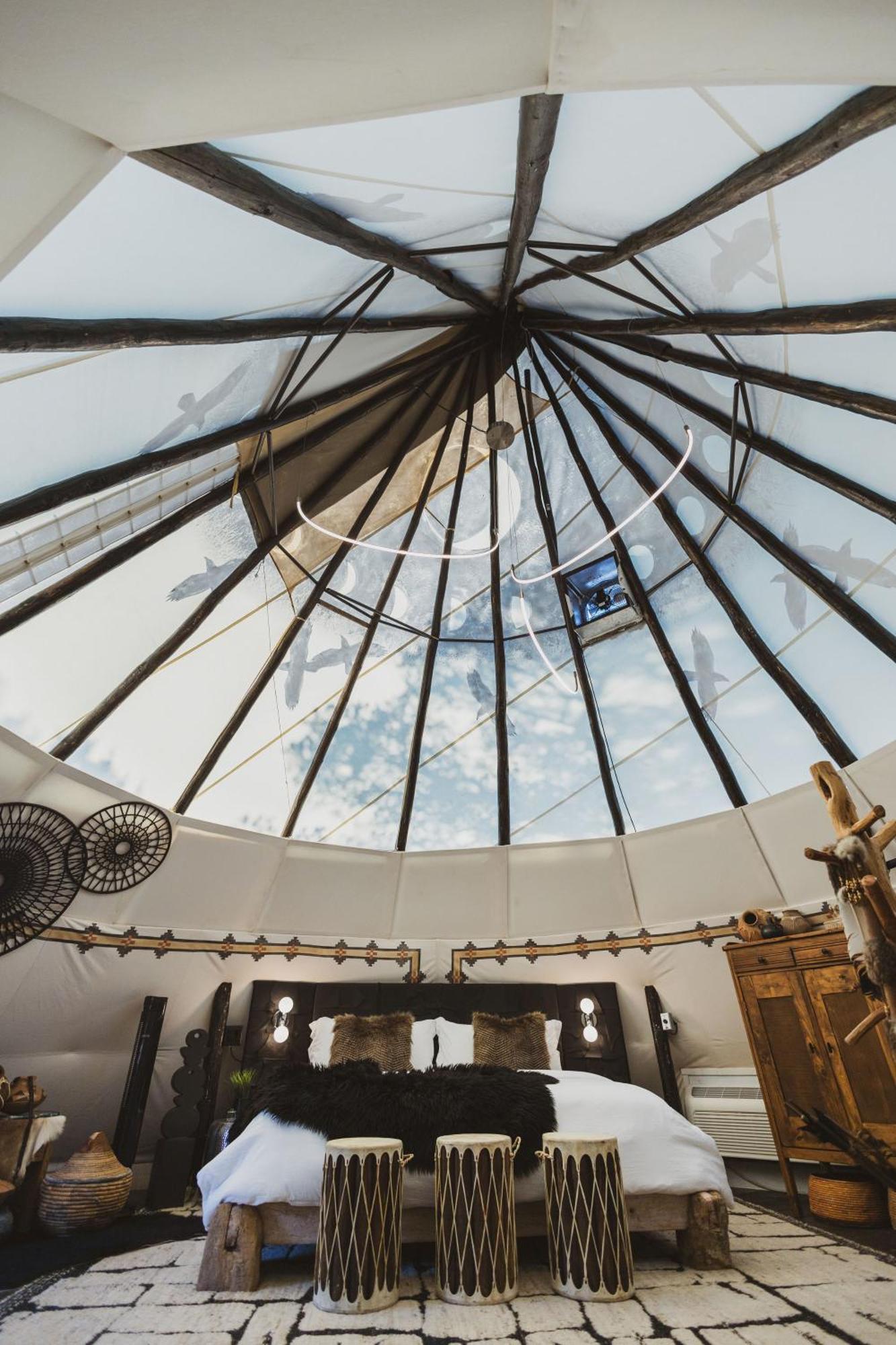 Lobo Tipi At El Mistico Ranch Nogal